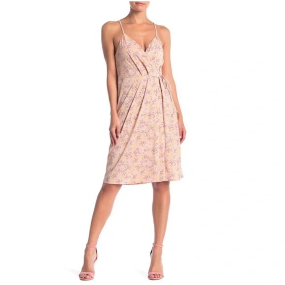 NWT BCBGeneration Surplice Wrap Dress Allover Floral in Rose Smoke Size Medium - Picture 5 of 16
